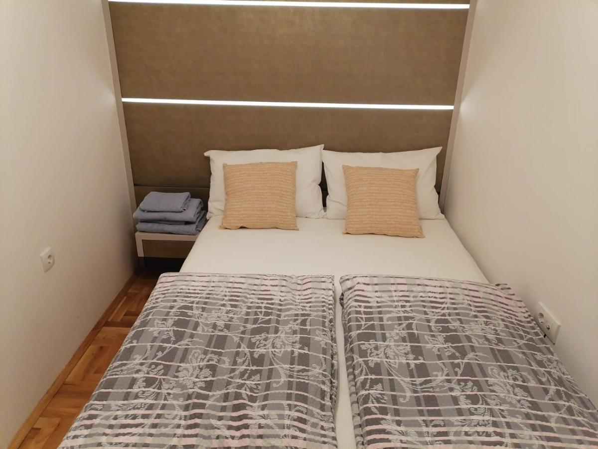Apartamento Carmen deluxe Novi Sad Exterior foto